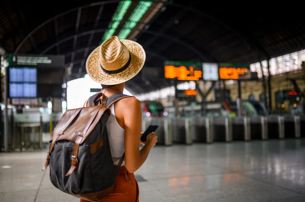 Less Luggage, More Glow: How Lanolin Simplifies Travel Skincare